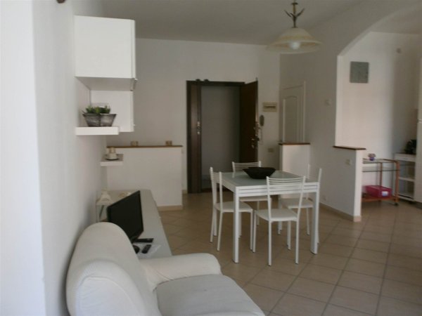 appartamento in affitto a Massa in zona Marina dei Ronchi
