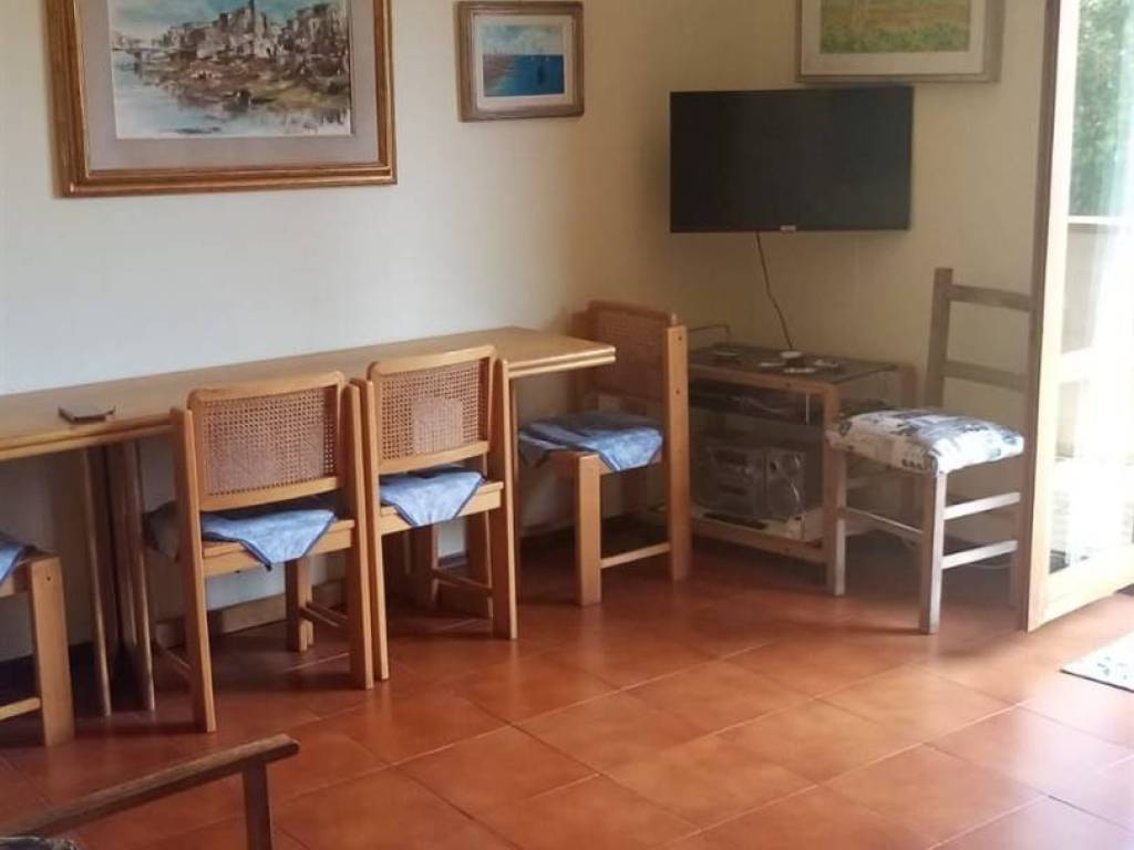 appartamento in affitto a Massa in zona Marina dei Ronchi