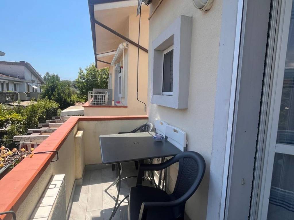appartamento in affitto a Massa in zona Marina di Massa