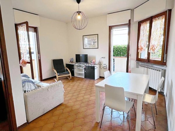 appartamento in affitto a Massa in zona Marina di Massa