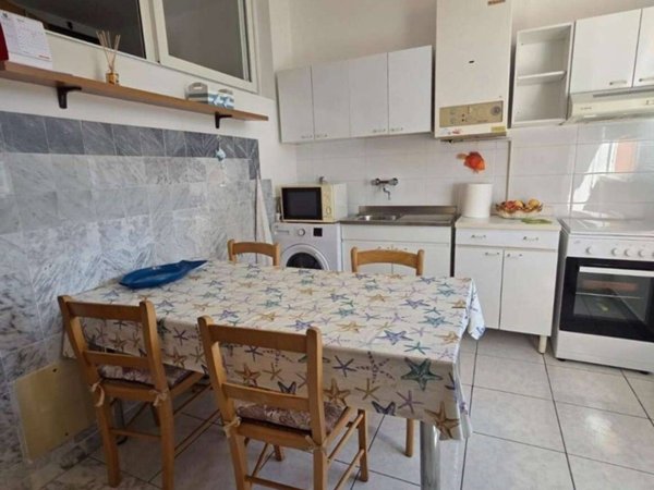appartamento in affitto a Massa in zona Marina di Massa