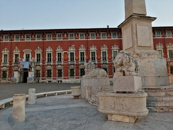 appartamento in affitto a Massa in zona Centro Storico