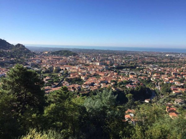 appartamento in affitto a Massa in zona Centro Storico