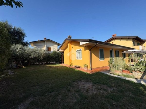 appartamento in affitto a Massa in zona Quercioli