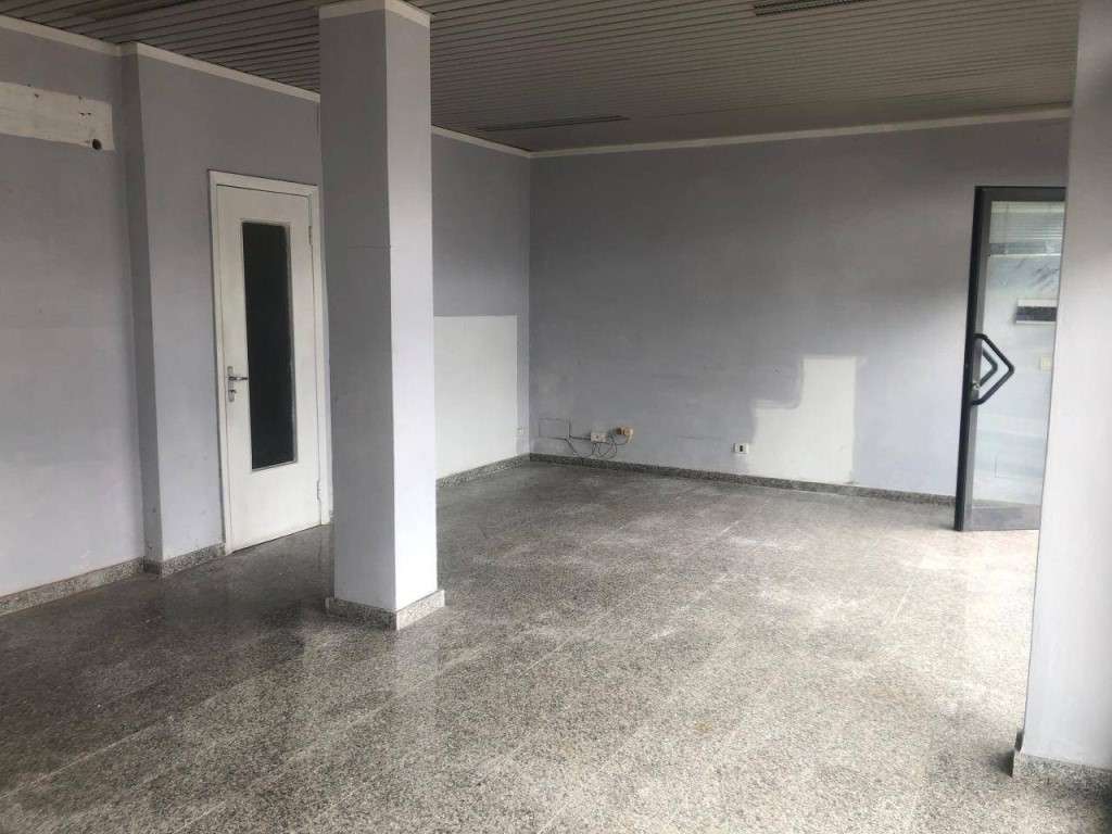locale commerciale in affitto a Massa in zona Castagnola