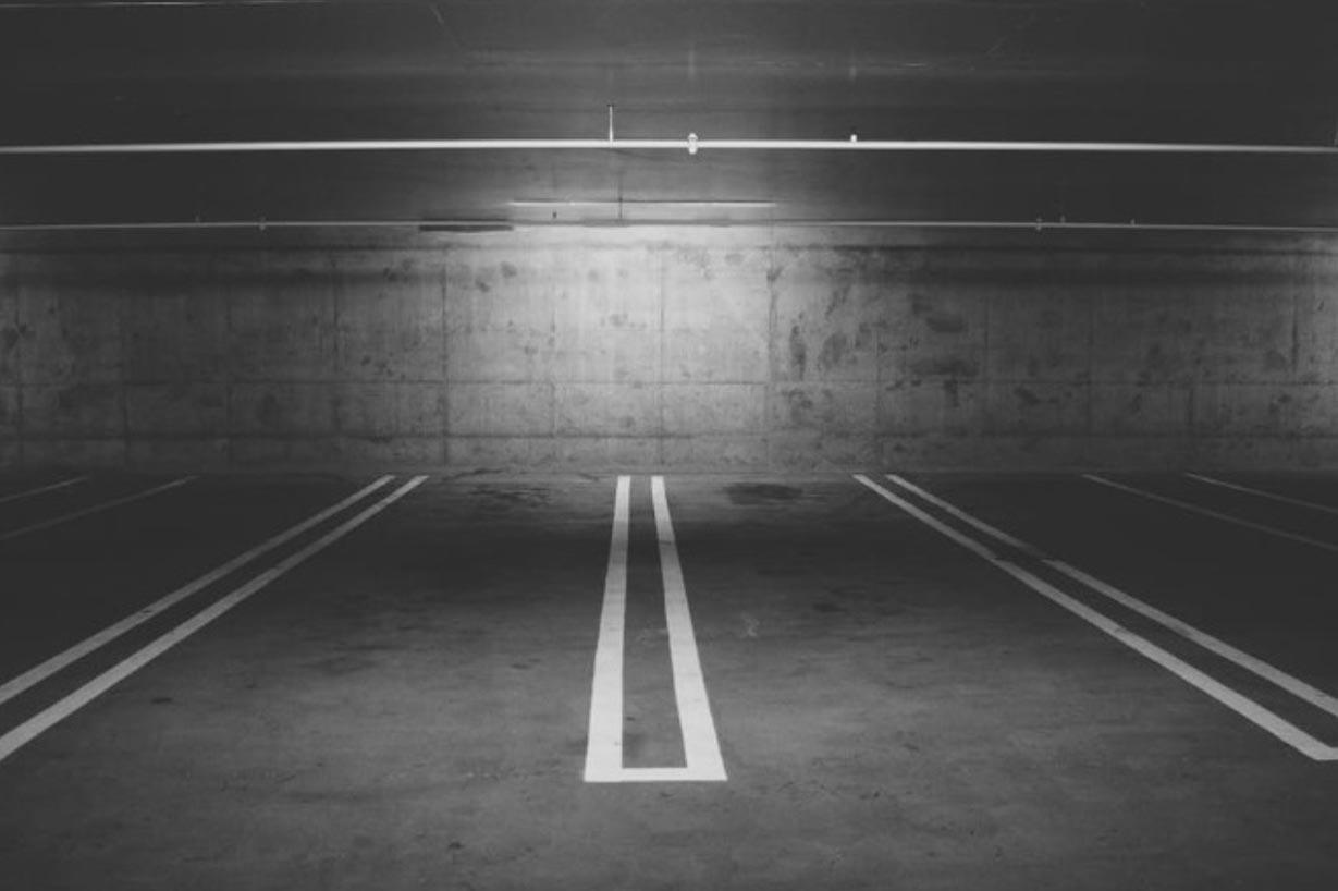 box auto in affitto a Massa
