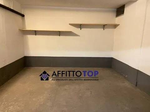 box auto in affitto a Massa in zona Marina di Massa