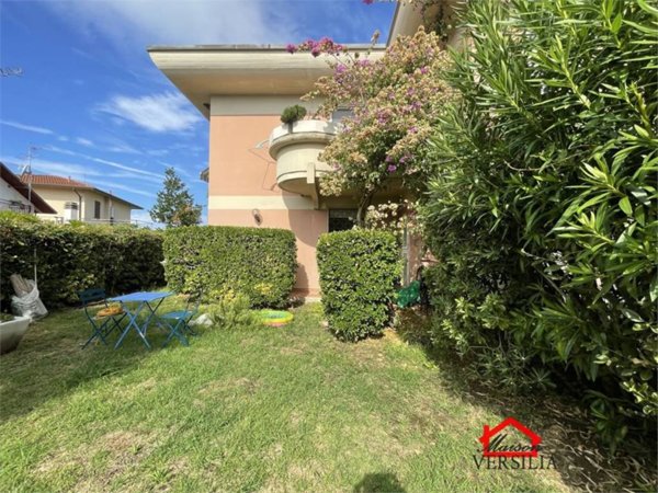 appartamento in affitto a Massa in zona Marina di Massa