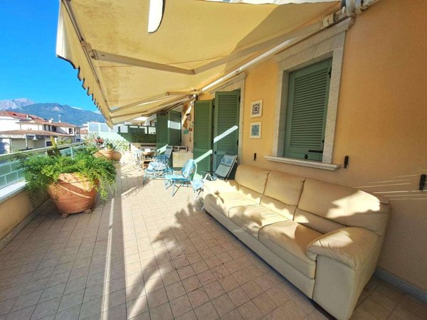 appartamento in affitto a Massa in zona Marina di Massa