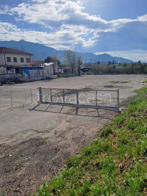 locale commerciale in affitto a Massa in zona Centro Storico