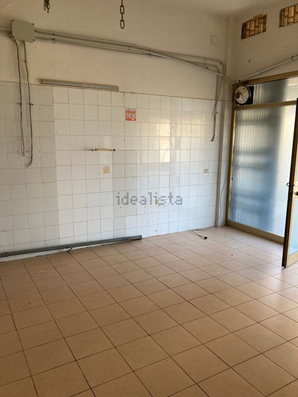 locale commerciale in affitto a Massa in zona Marina dei Ronchi