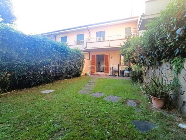 appartamento in affitto a Massa in zona Marina dei Ronchi