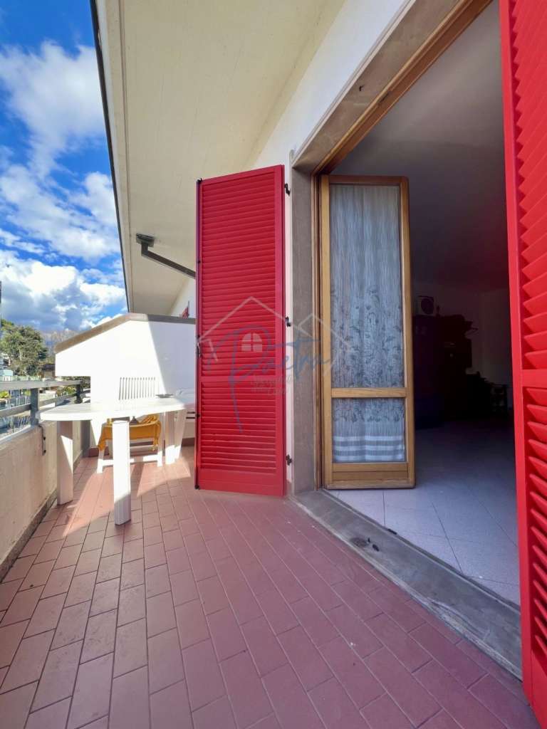 appartamento in affitto a Massa in zona Marina dei Ronchi