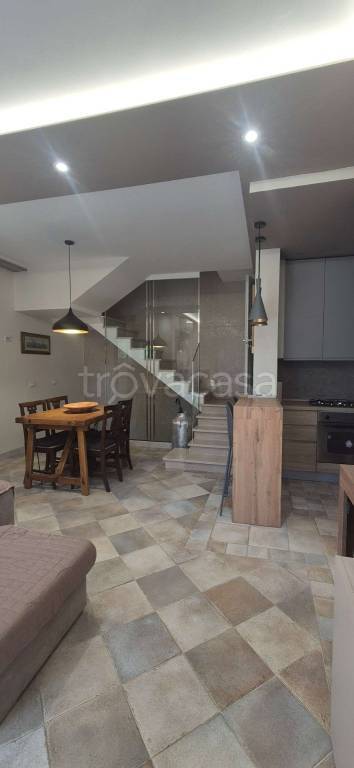 casa indipendente in affitto a Massa in zona Marina di Massa