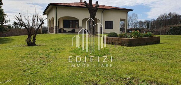 casa indipendente in affitto a Montignoso in zona Cervaiolo