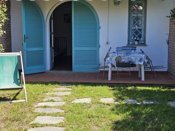 casa indipendente in affitto a Montignoso in zona Cinquale