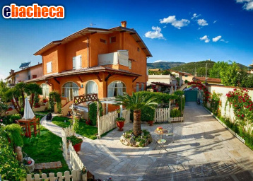 casa indipendente in affitto a Montignoso in zona Cervaiolo