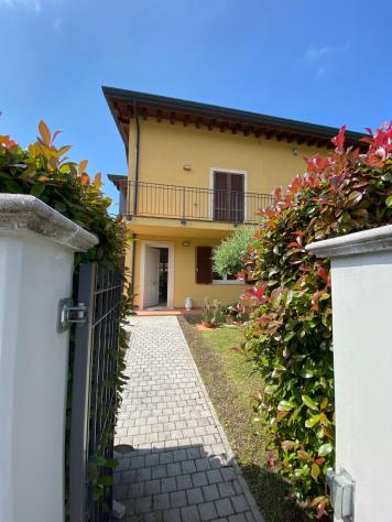 casa indipendente in affitto a Montignoso