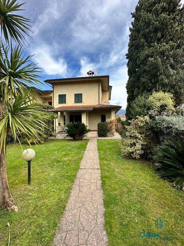 casa indipendente in affitto a Montignoso in zona Cinquale