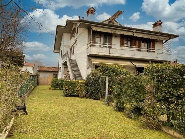 appartamento in affitto a Montignoso in zona Cinquale