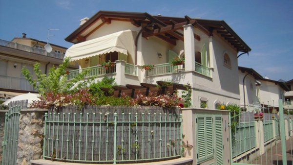 casa indipendente in affitto a Montignoso in zona Cinquale