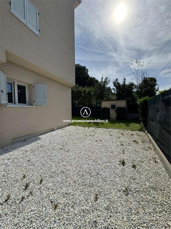 appartamento in affitto a Montignoso