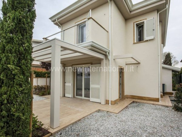casa indipendente in affitto a Montignoso in zona Cinquale