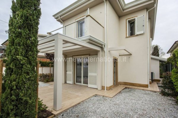 casa indipendente in affitto a Montignoso in zona Cinquale