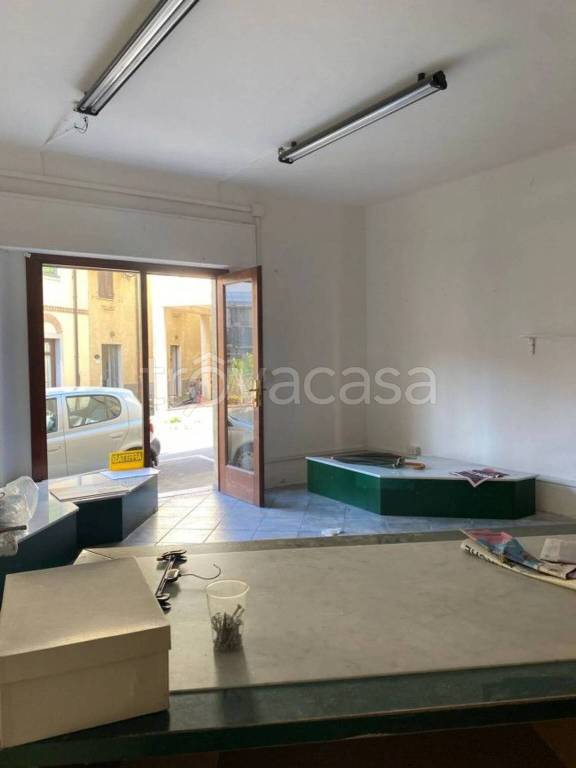 ufficio in affitto a Montignoso