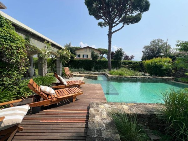 casa indipendente in affitto a Montignoso in zona Cinquale