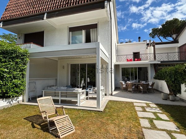 casa indipendente in affitto a Montignoso in zona Cinquale