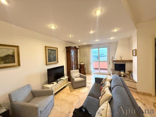 appartamento in affitto a Montignoso