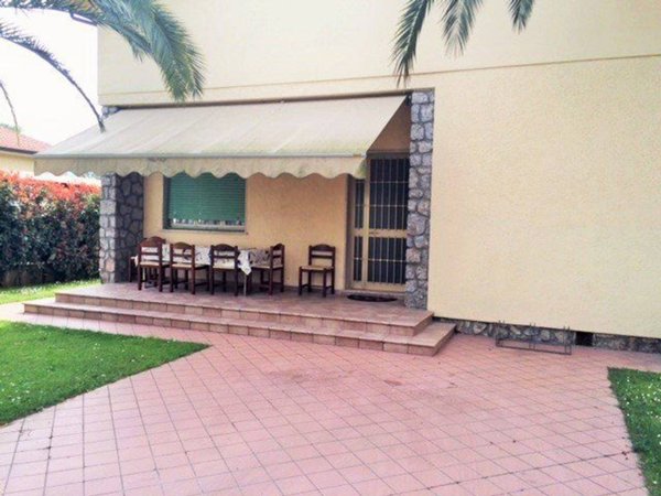 casa indipendente in affitto a Montignoso in zona Cinquale