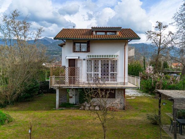 casa indipendente in affitto a Montignoso in zona Renella