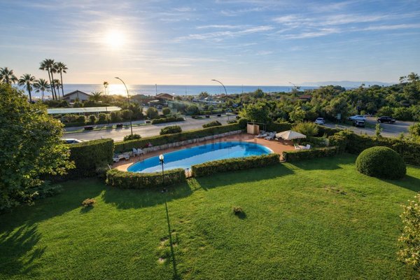 appartamento in affitto a Montignoso