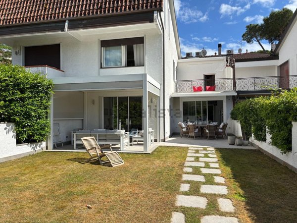 casa indipendente in affitto a Montignoso in zona Cinquale