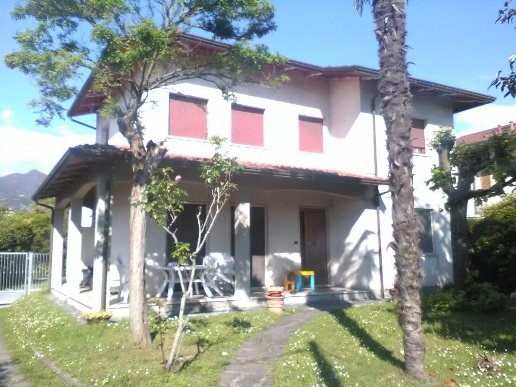 casa indipendente in affitto a Montignoso in zona Renella