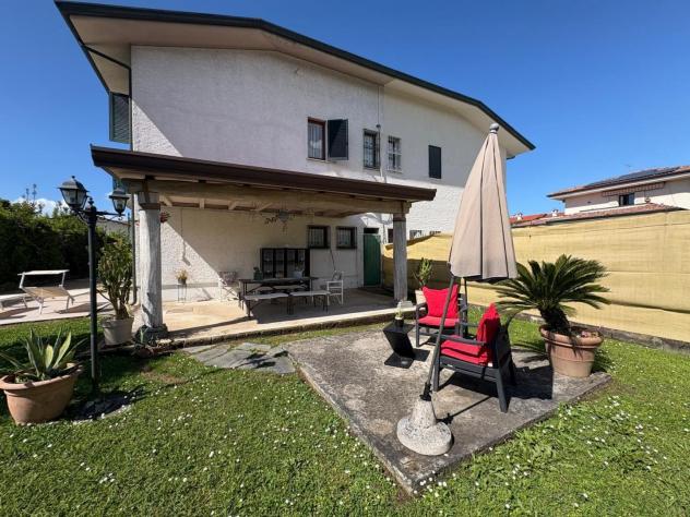 casa indipendente in affitto a Montignoso in zona Cinquale