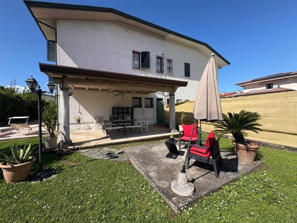 casa indipendente in affitto a Montignoso in zona Cinquale