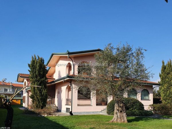 casa indipendente in affitto a Montignoso in zona Renella