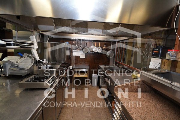locale commerciale in affitto a Montignoso in zona Cinquale