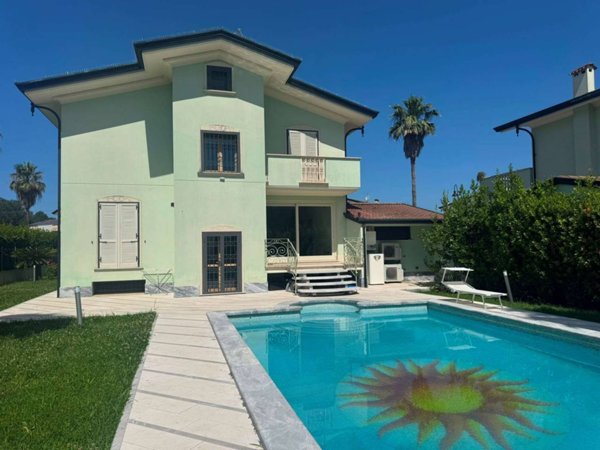 casa indipendente in affitto a Montignoso in zona Renella