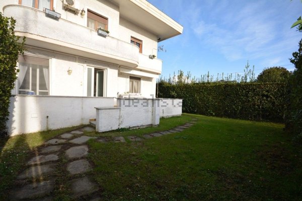 appartamento in affitto a Montignoso in zona Cinquale