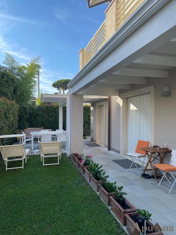 casa indipendente in affitto a Montignoso in zona Cinquale