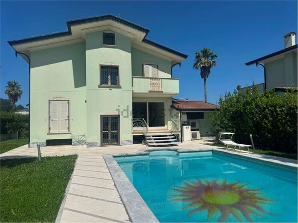 casa indipendente in affitto a Montignoso in zona Renella