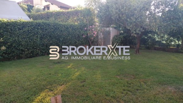 casa indipendente in affitto a Montignoso in zona Cinquale
