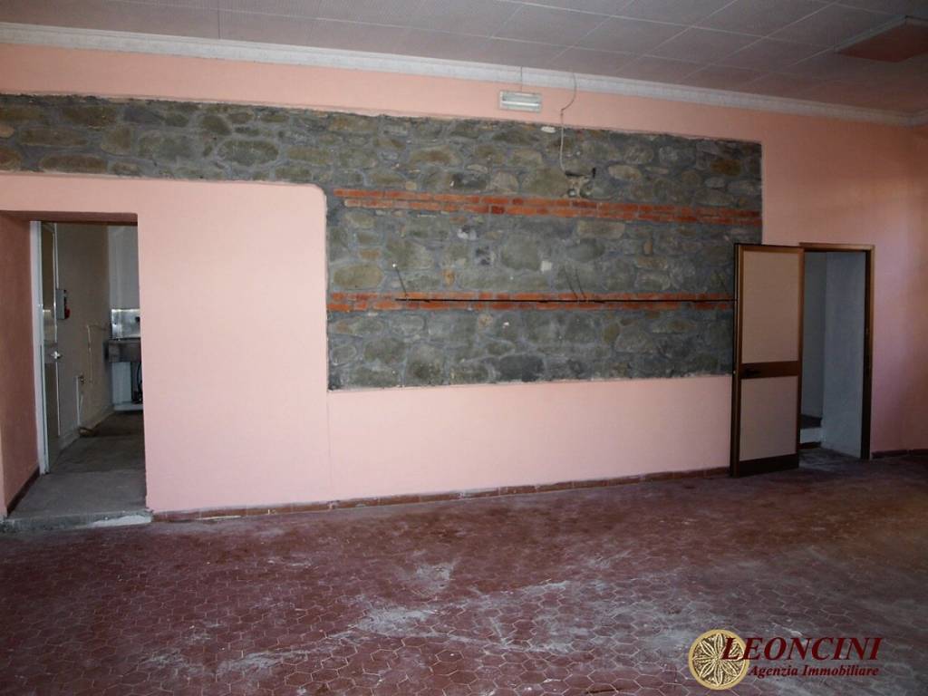negozio in affitto a Villafranca in Lunigiana