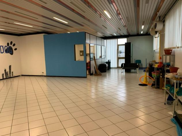 ufficio in affitto ad Altopascio in zona Badia Pozzeveri