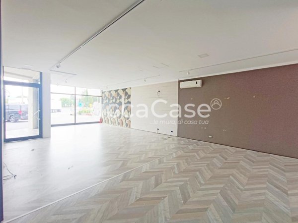 locale commerciale in affitto ad Altopascio