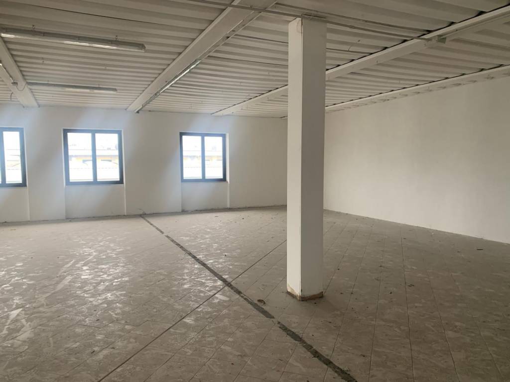 locale commerciale in affitto ad Altopascio